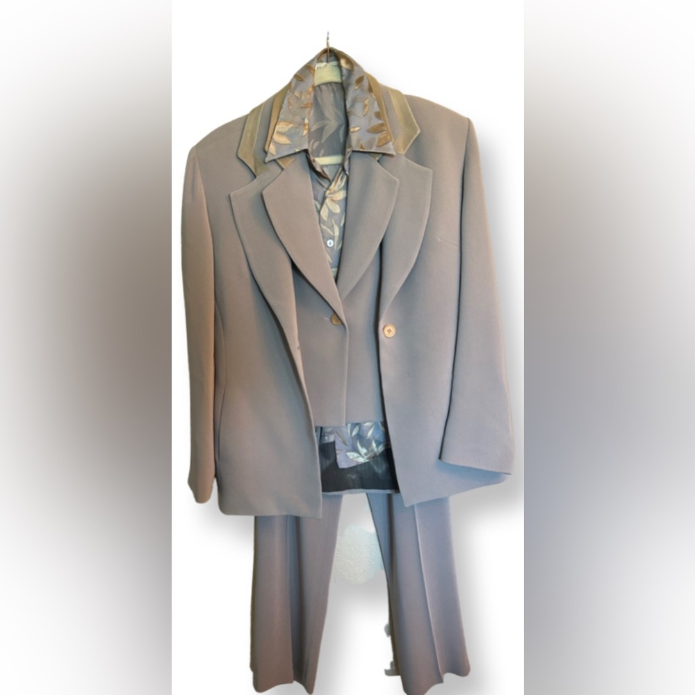 Absolu Paris Extraordinary Ensemble Suit